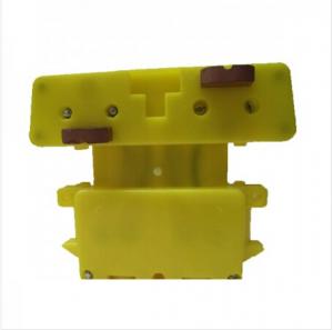 四極集電器 四極集電器